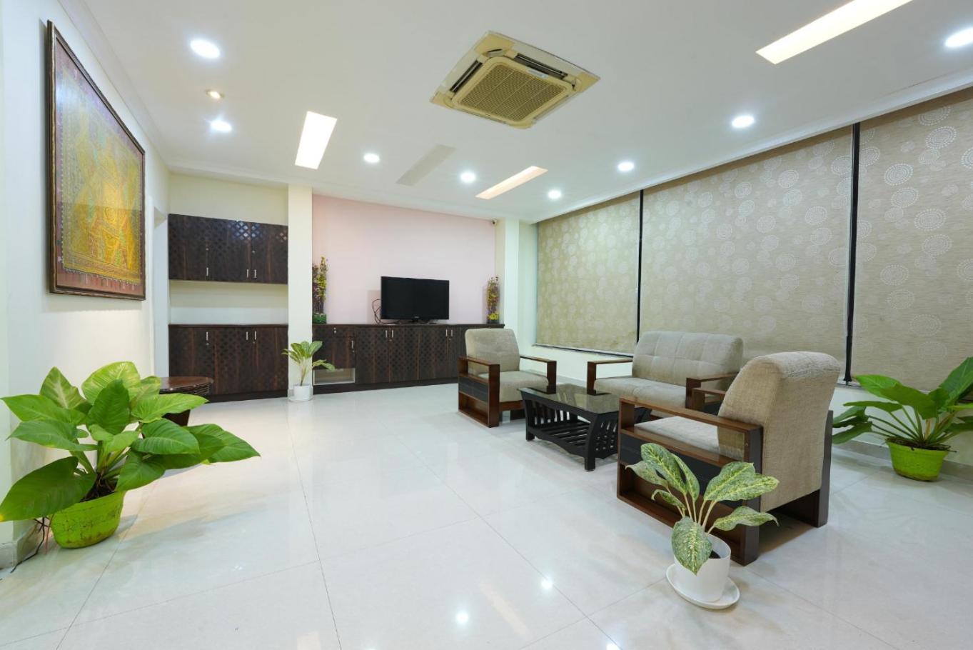 - Alwarpet 3* Chennai